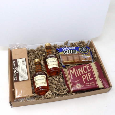 Alcohol & Christmas Treats Letterbox Gift Set With Mince Pie